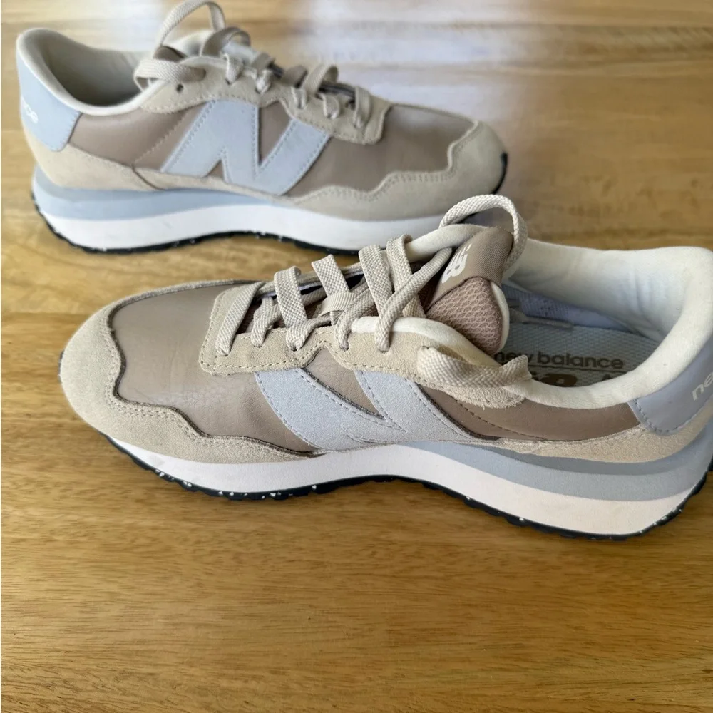 New Balance Women's Beige and White Sneakers - Picture 9 of 15